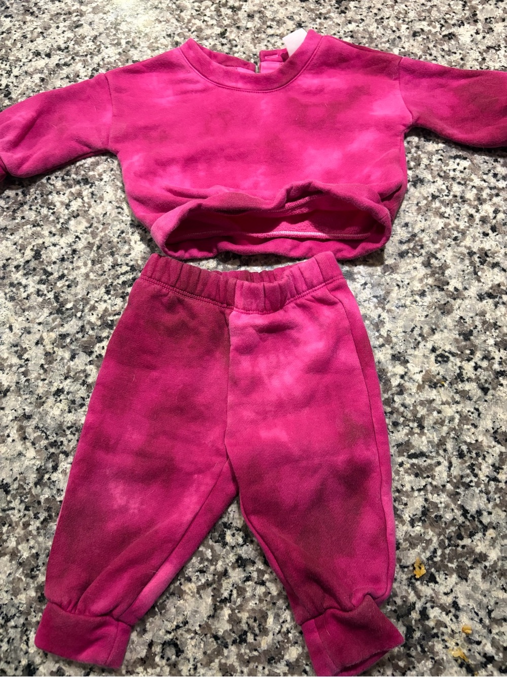 Gap Kids Tie-Dye Fleece Sweatshirt & Jogger Set - Pink